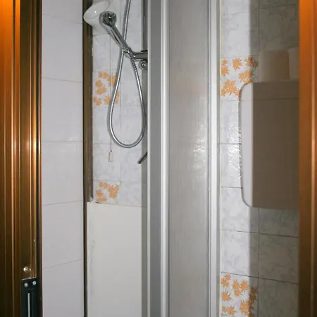 Adelia Hotel 2*